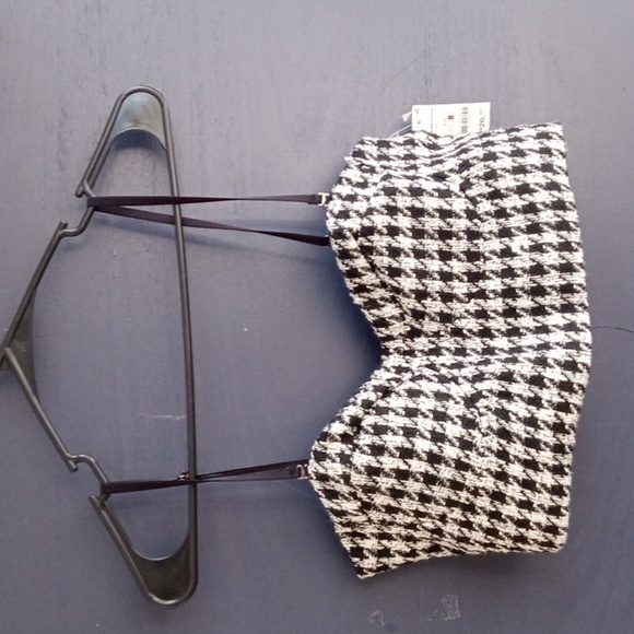 Ardene Tops - NWT Ardene Halter top black white patterned size large